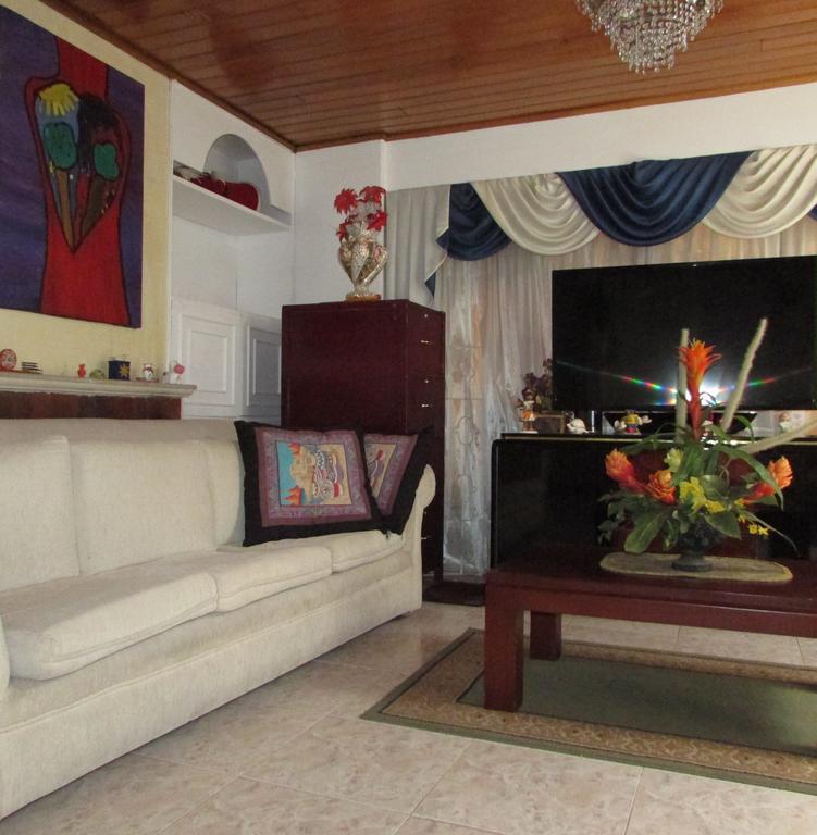波哥大 Casa De Huespedes Shalom Victoria旅馆 外观 照片